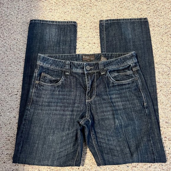 RW & Co Jeans size 31 with two decorative back pockets - Picture 1 of 4